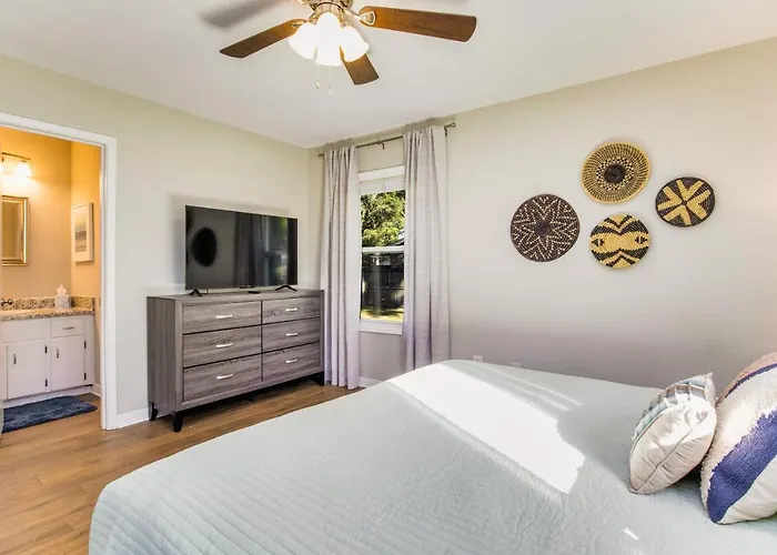 Ruby's Retreat Holiday home Pensacola